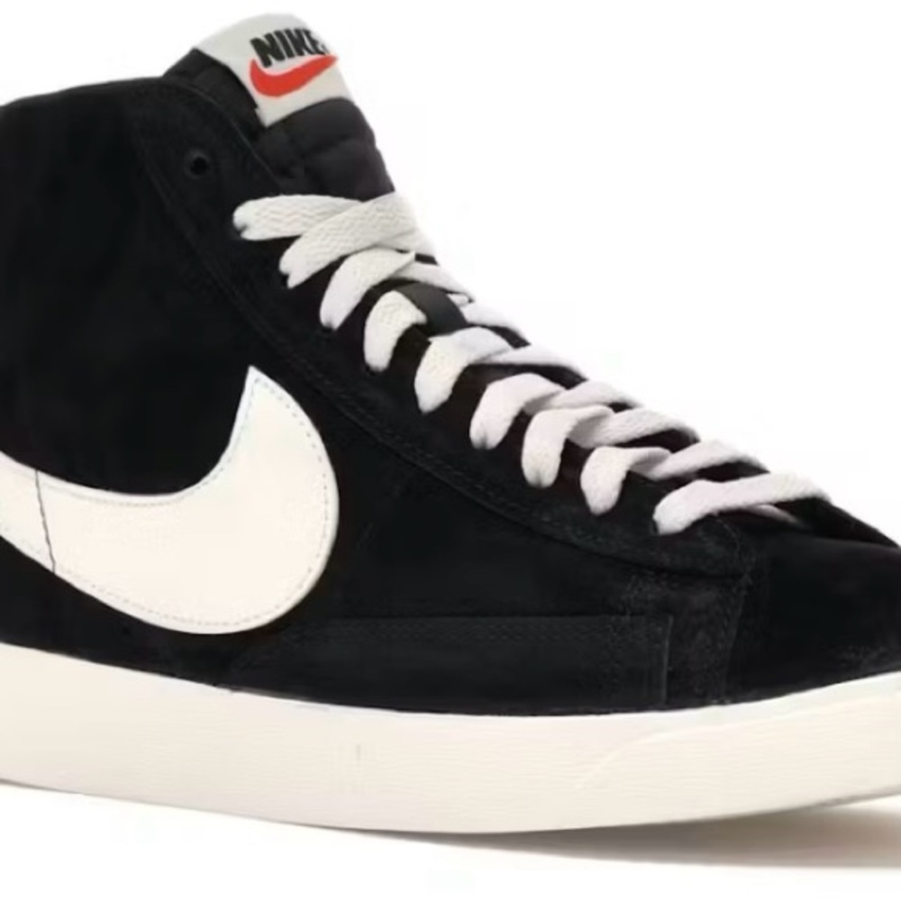 Nike Black and White Classic blazer mid Sneakers